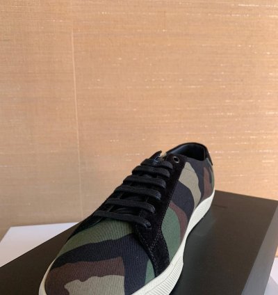 Signature Low Top Sneakers In Camo