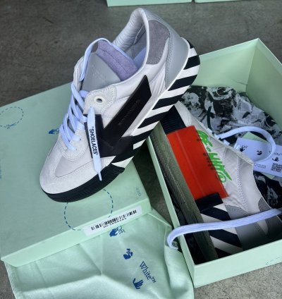Size 9 Off-white Vulc Floating Arrow Low Size 42 Ds