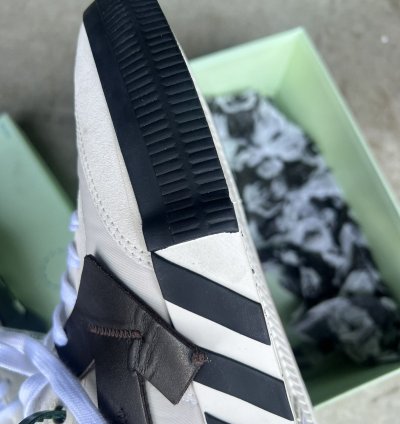 Size 9 Off-white Vulc Floating Arrow Low Size 42 Ds