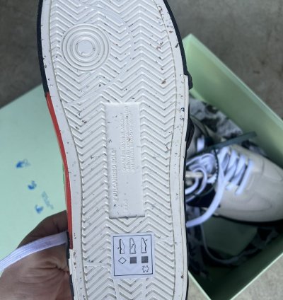 Size 9 Off-white Vulc Floating Arrow Low Size 42 Ds