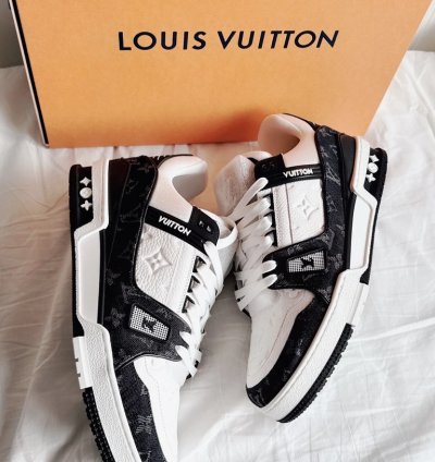 Lv Trainer Sneaker black White Monogram
