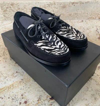 Suede Deck Loafers In Black With Zebra Color
