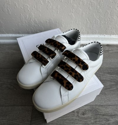 Triomphe Low Sneaker Scratch