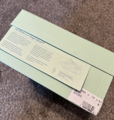 Us 11 Off-white Out Of Office Crocodile Print Specials Grey