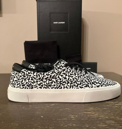Venice Lace Up Sneakers In Black White