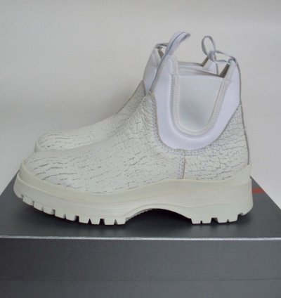18 Cracked White Leather Brixxen Boots