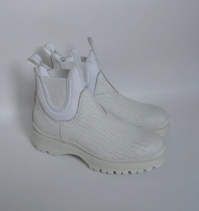 18 Cracked White Leather Brixxen Boots