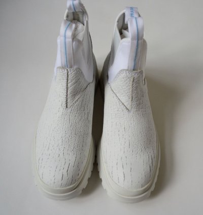 18 Cracked White Leather Brixxen Boots