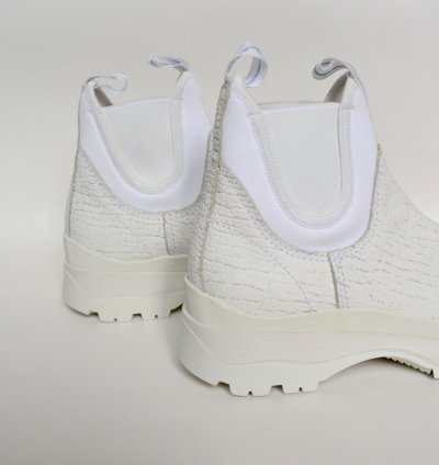 18 Cracked White Leather Brixxen Boots