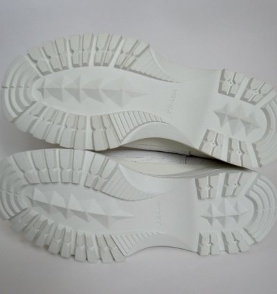 18 Cracked White Leather Brixxen Boots