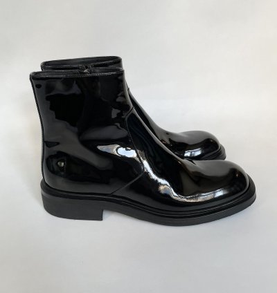 19 Square Toe Leather Boots