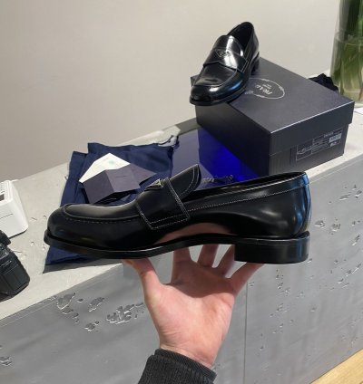 Bnwt Prada Loafer Mokassins Triangolo-logo Leather