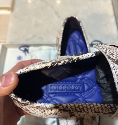 Burberry New Loader Snakeskin 2024 Collection Size 41 5 9us