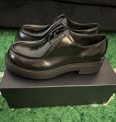 Diapason Opaque Brushed Leather Lace-up Shoes