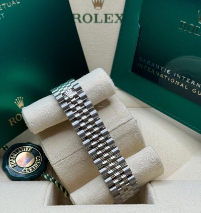 Rolex Datejust 31 New 2024 Blue Floral Scatter Diamond Dial Diamond Bezel Stainless Jubilee