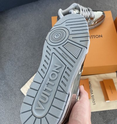 Louis Vuitton Argent Chrome Sneaker