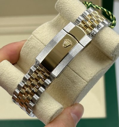 Rolex Datejust 36 126233ngwhite Mother Of Pearl Baguette Diamond Dial Yellow Gold Steel Jubilee