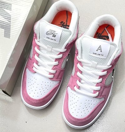 Nike Sb Dunk X April Skateboards Pink
