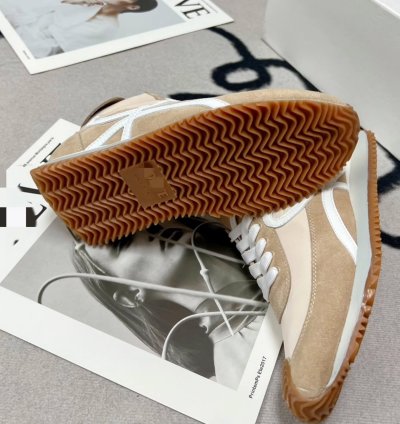 Loewe Flow Runner Light Powder Suede