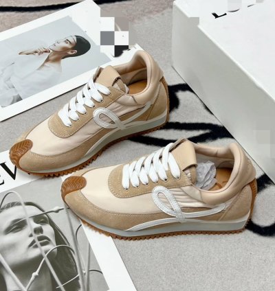 Loewe Flow Runner Light Powder Suede