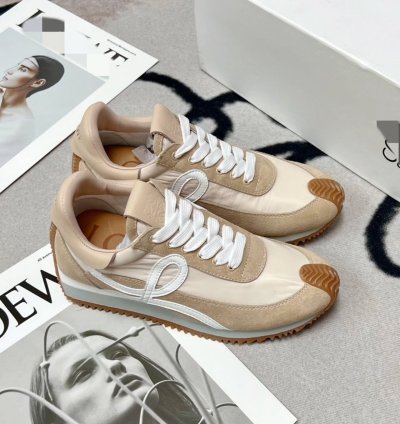 Loewe Flow Runner Light Powder Suede