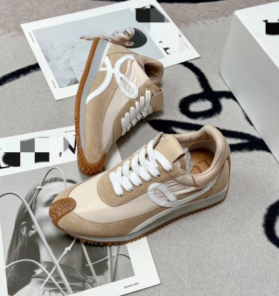 Loewe Flow Runner Light Powder Suede
