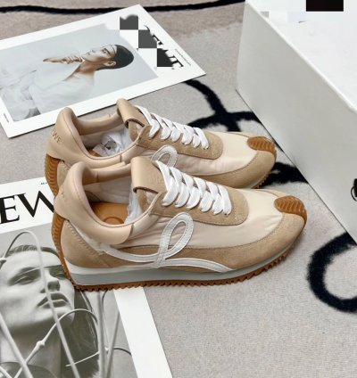 Loewe Flow Runner Light Powder Suede