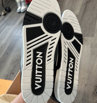 Louis Vuitton Lv Black White Trainer