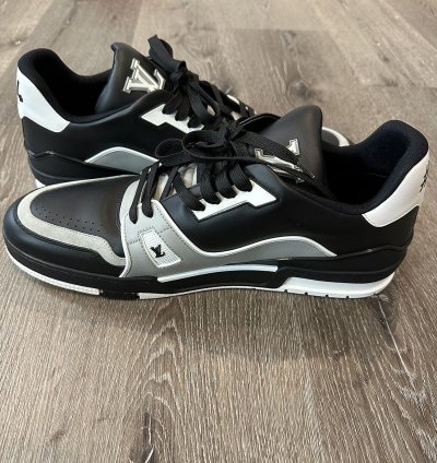 Louis Vuitton Lv Black White Trainer