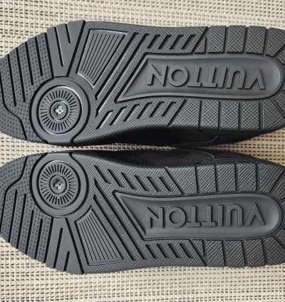 Louis Vuitton Lv Trainer Staff Sneakers