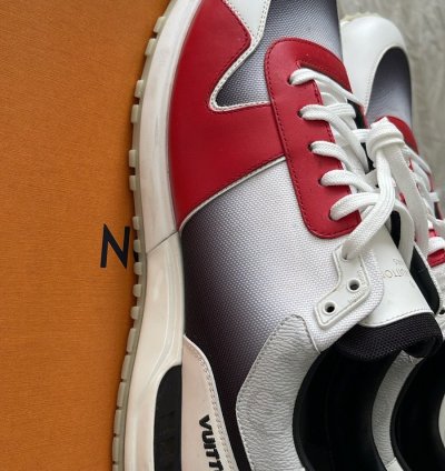 Louis Vuitton Men Sneaker