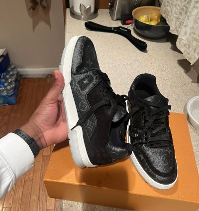 Louis Vuitton Men Sneakers
