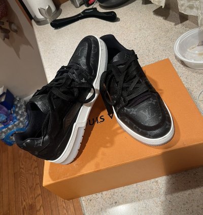 Louis Vuitton Men Sneakers