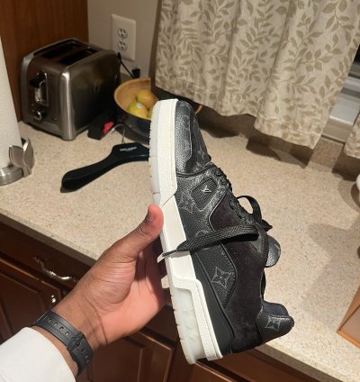 Louis Vuitton Men Sneakers