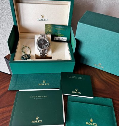 Rolex Datejust 41 Full Set Full Stickers New 2025