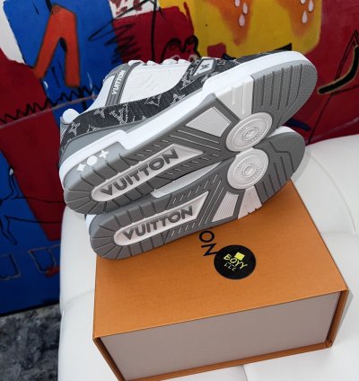 Louis Vuitton Monogram Trainers Lv7 5