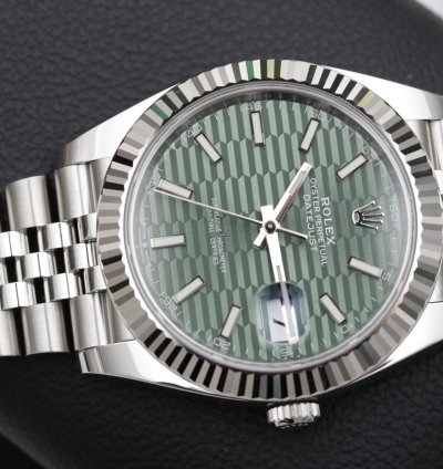 Rolex Datejust 41 Reference 126334 Green Fluted Motif
