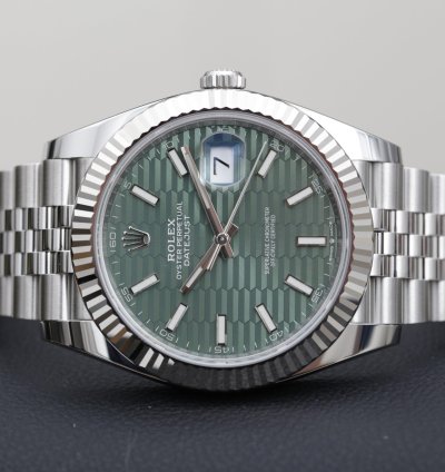 Rolex Datejust 41 Reference 126334 Green Fluted Motif