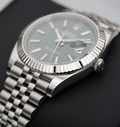 Rolex Datejust 41 Reference 126334 Green Fluted Motif