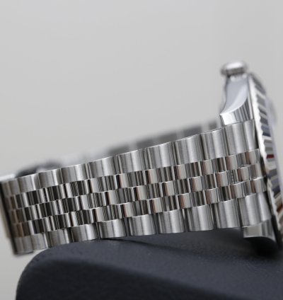 Rolex Datejust 41 Reference 126334 Green Fluted Motif