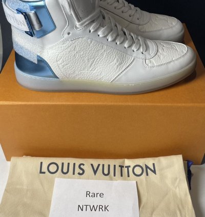 Louis Vuitton Rivoli High Top Sneaker Size 9 White Blue
