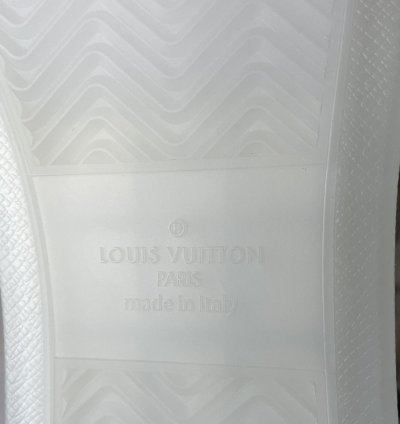 Louis Vuitton Rivoli High Top Sneaker Size 9 White Blue