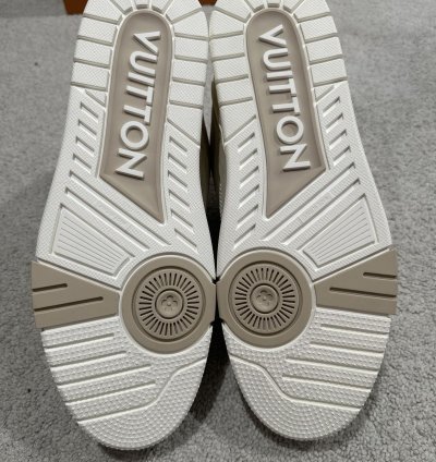 Louis Vuitton Skate Beige White
