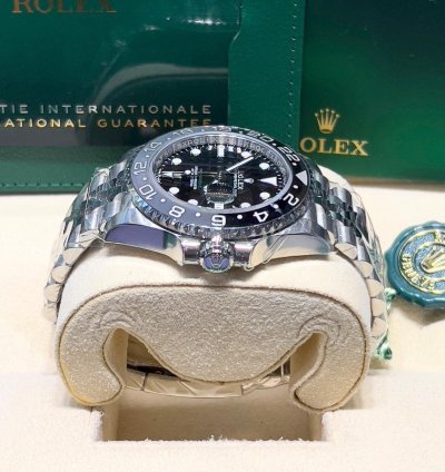 Rolex Gmt-master Ii 126710grnr Gmt-master Ii Bruce Wayne Steel Ceramic Gray Black Bezel Black Dial Jubilee