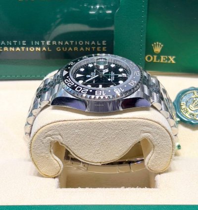 Rolex Gmt-master Ii 126710grnr Gmt-master Ii Bruce Wayne Steel Ceramic Gray Black Bezel Black Dial Jubilee