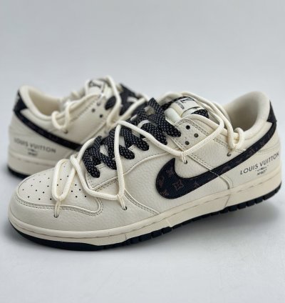 300 Nike Sb Dunk Low X Louis Vuitton White And Black Stars Jj5688-103