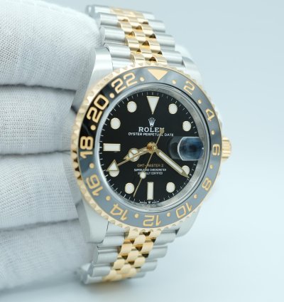 Rolex Gmt-master Ii 126713grnr Gmt-master Ii 40 Mm 18k Yg Black Dial Jubilee Bracelet Complete Set 2025