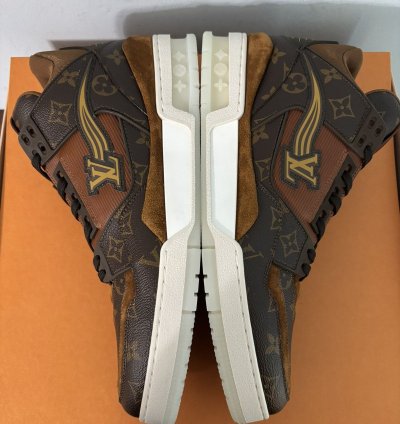 Louis Vuitton Trainer Monogram Ebene