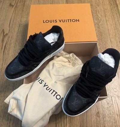 Louis Vuitton Trainer Sneaker Graphite Monogram 9