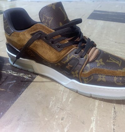 Louis Vuitton Trainer Sneaker Sz 9